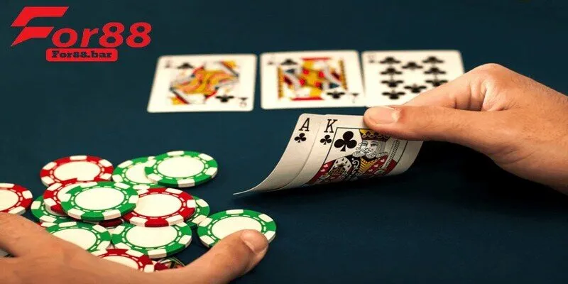 Rút bài thông minh khi chơi game bài Xì Dách For88